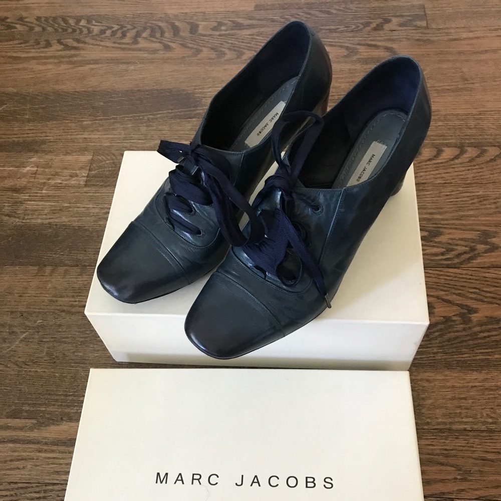 Marc Jacob lace up heel